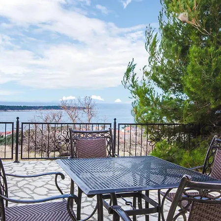 Apartman 3 Bedroom Awesome In Rab *