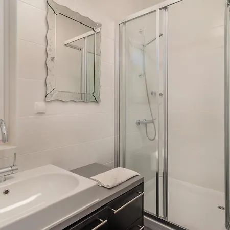 3 Bedroom Awesome In Rab Apartman Palit
