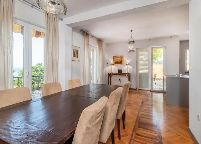 3 Bedroom Pet Friendly In Rab *
