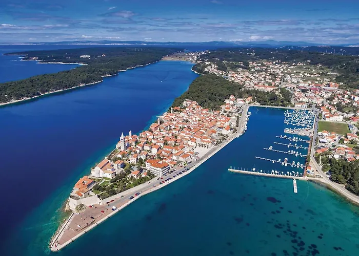 3 Bedroom Pet Friendly In Rab *