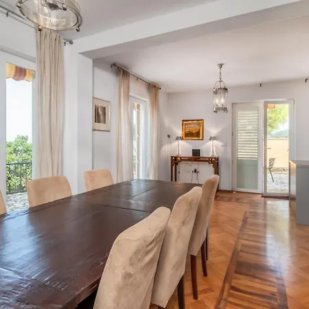 3 Bedroom Awesome In Rab *