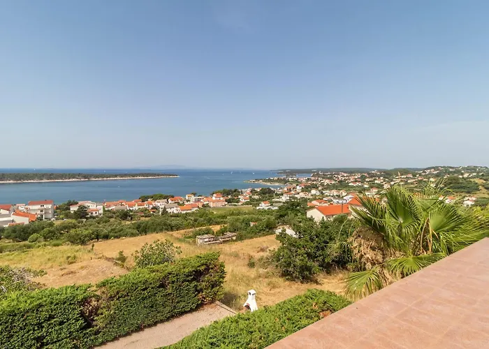Apartmán 3 Bedroom Pet Friendly In Rab New Translation