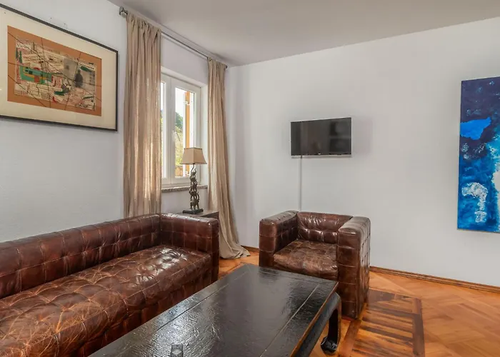 3 Bedroom Pet Friendly In Rab New Translation