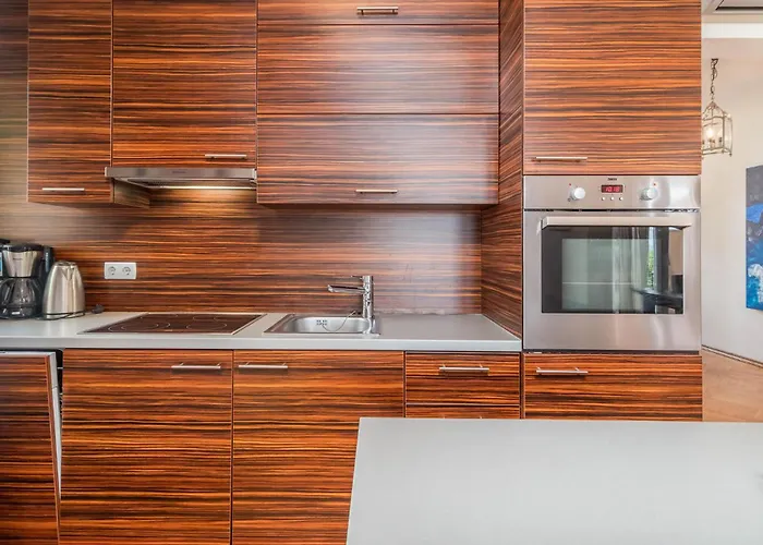 Apartmán 3 Bedroom Pet Friendly In Rab New Translation