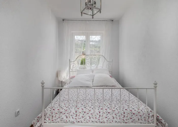 Apartmán 3 Bedroom Pet Friendly In Rab *